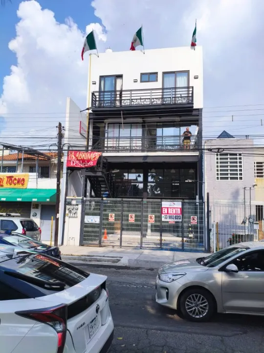 Local Comercial en renta en Calzada Federalistas, Jardines del Valle, Zapopan