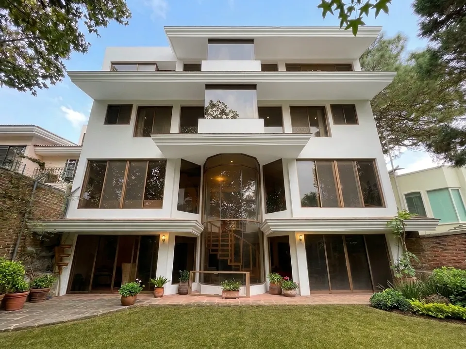Gran Casa en Venta Bugambilias 2da sección