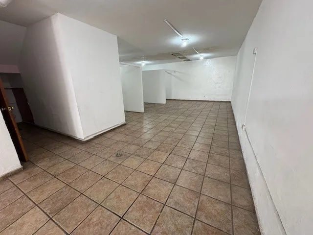 Foto 4 de Local Comercial en renta en Av Torremolinos, Lomas de zapopan, Zapopan