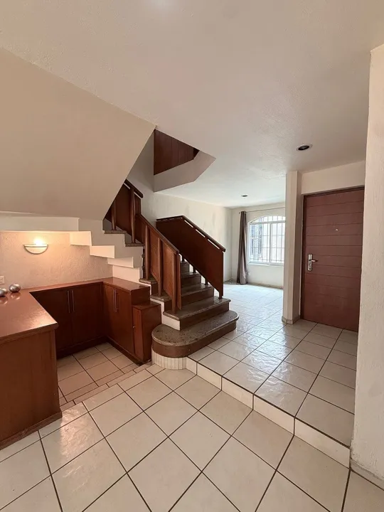 Foto 3 de Casa en Venta en Jardines Universidad - Av. Inglaterra 5779