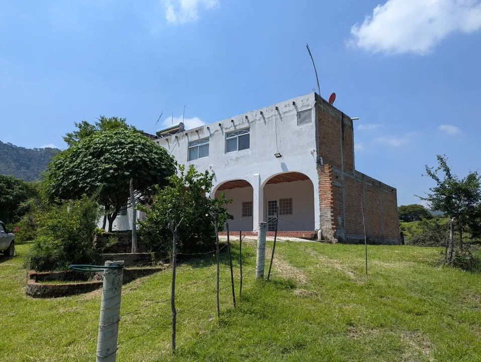 CASA DE CAMPO EN VENTA EN HACIENDA SANTA LUCIA