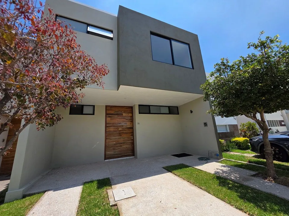 Foto 2 de Residencia en Venta en coto junto al Bosque