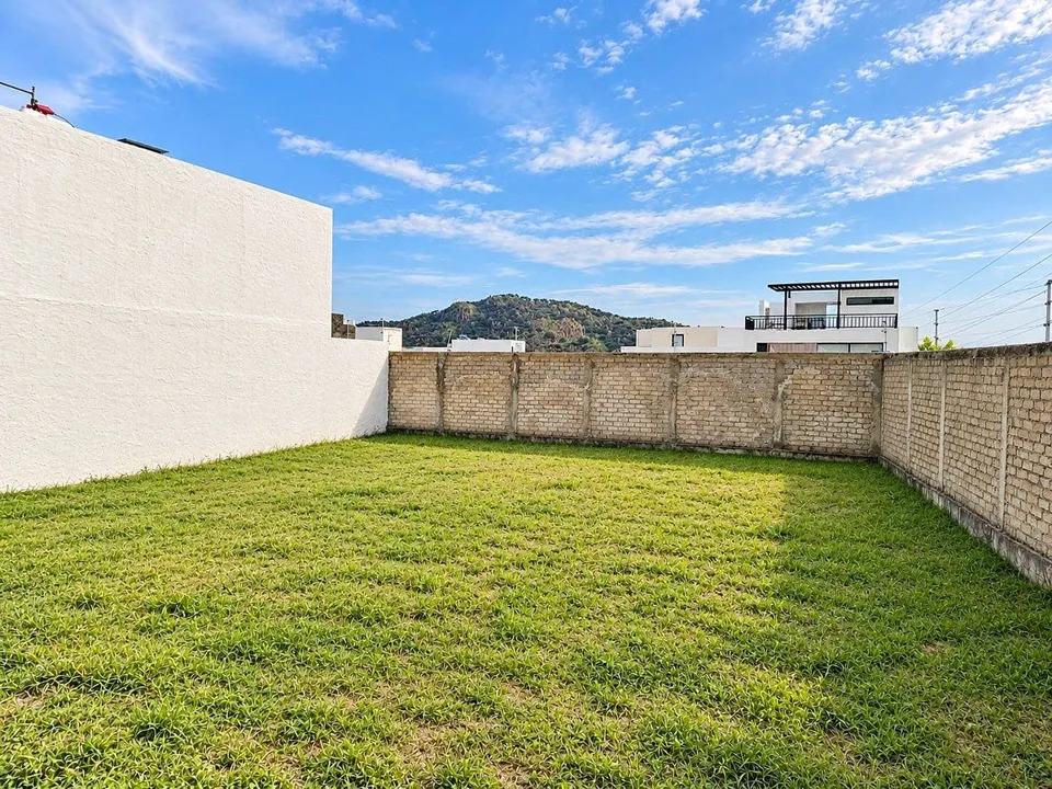 Foto 4 de Terreno en venta en Capital Norte, Coto Pontevedra