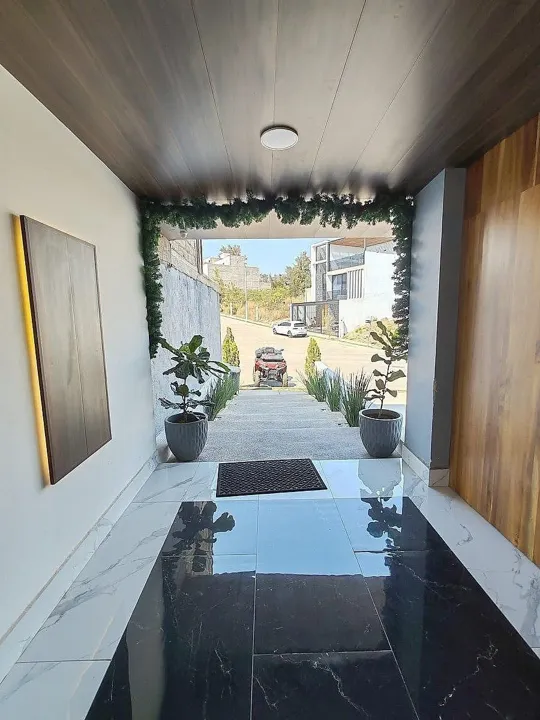 Foto 2 de SE VENDE INCREIBLE Y GRANDE CASA EN PAISAJES DEL TESORO