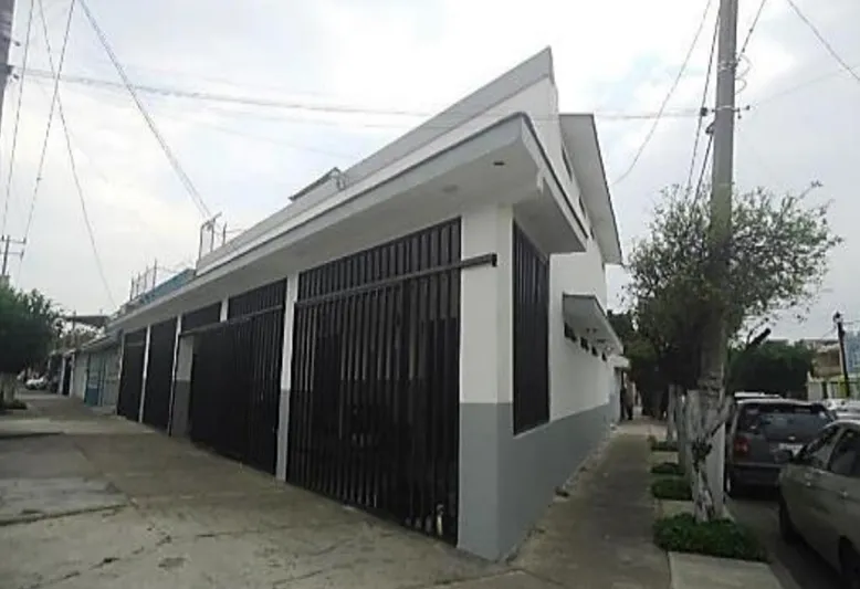 Foto 2 de Local Comercial en venta y renta en Avenida De La Cruz, San Vicente , Guadalajara
