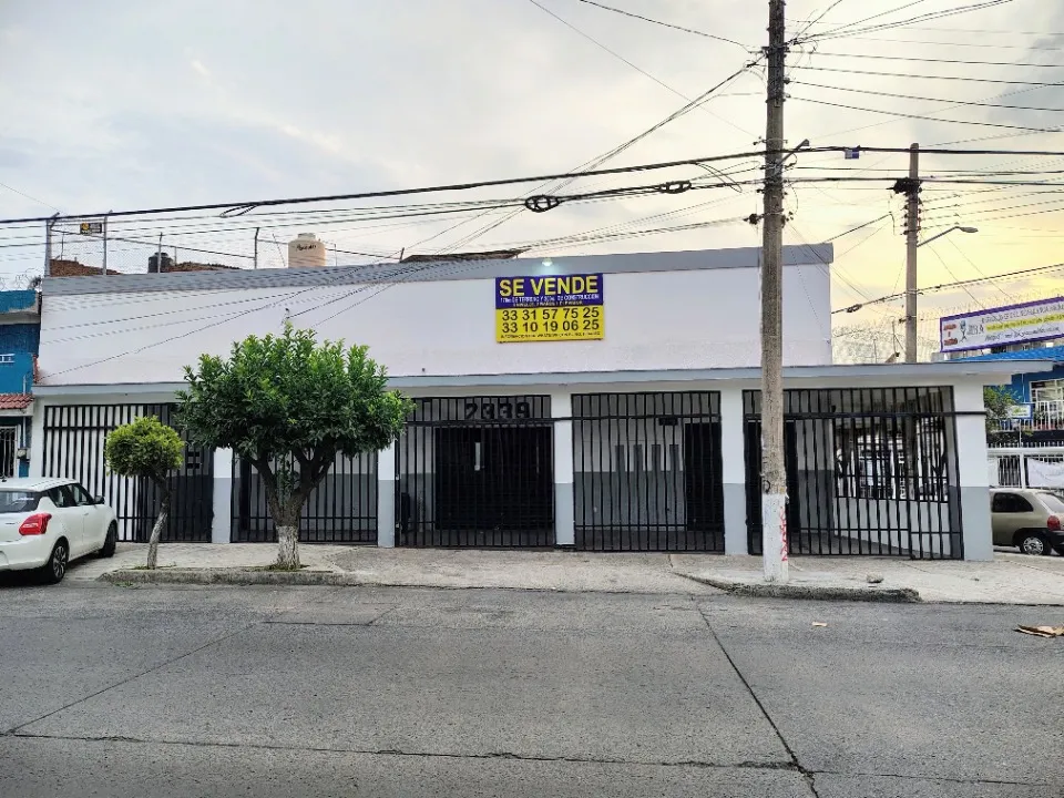 Local Comercial en venta y renta en Avenida De La Cruz, San Vicente , Guadalajara