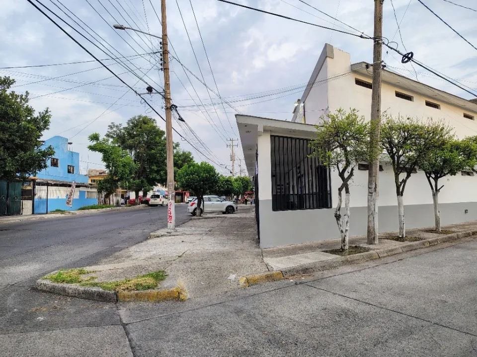 Foto 3 de Local Comercial en venta y renta en Avenida De La Cruz, San Vicente , Guadalajara
