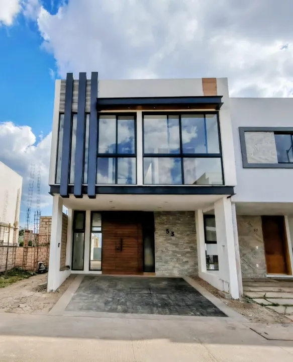 Casa en venta en Calle Llardana, Zimalta, San Pedro Tlaquepaque