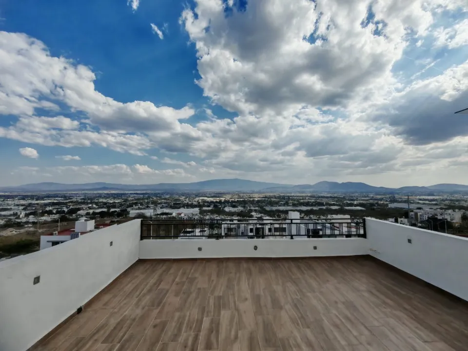 Foto 2 de Casa en venta en Calle Llardana, Zimalta, San Pedro Tlaquepaque