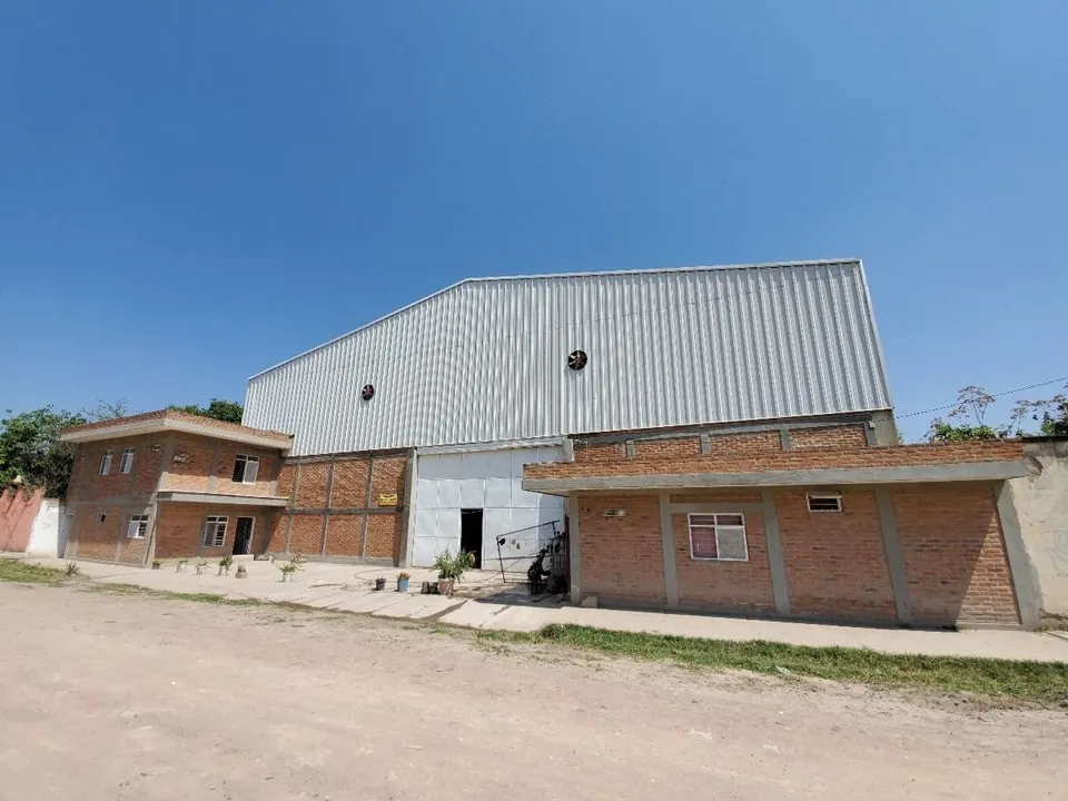 BODEGA DE OPORTUNIDAD EN VENTA EN JARDÍNES DE LA CALERA, TLAJOMULCO.
