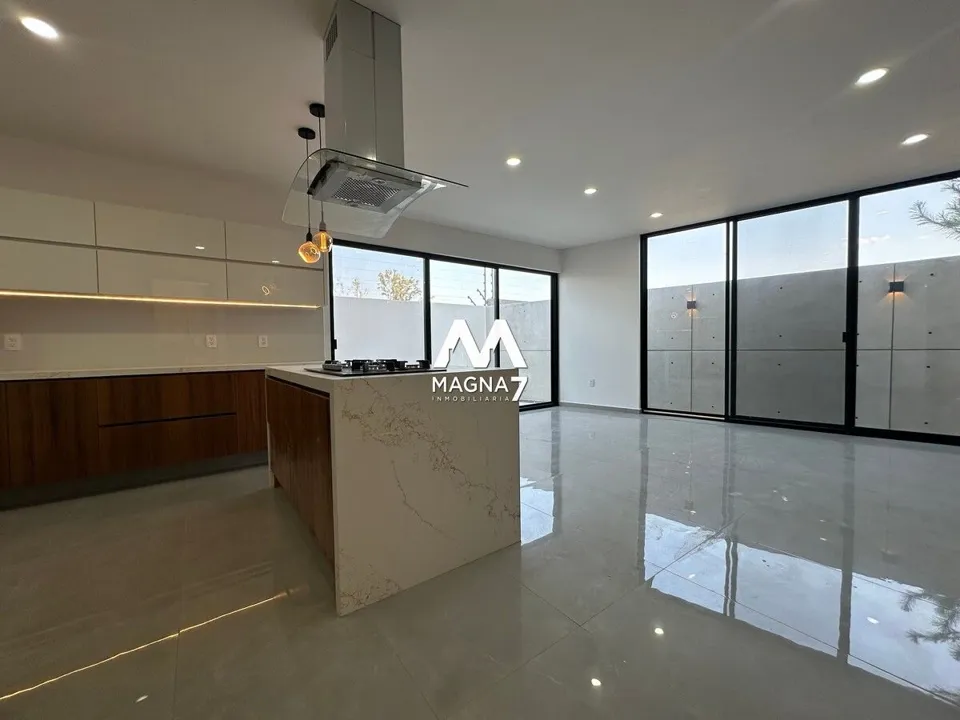 Foto 4 de VENTA CASA SOLARES PRIVANZA