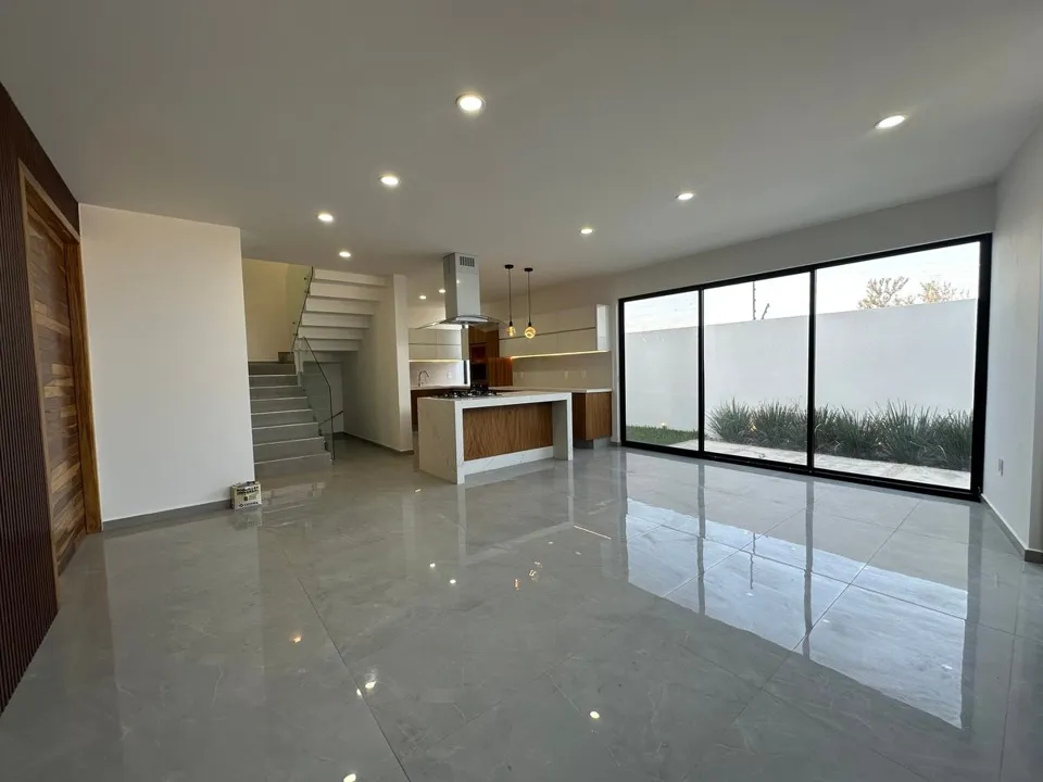 Foto 8 de VENTA CASA SOLARES PRIVANZA