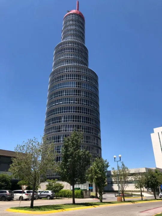 Oficina en renta en Avenida Empresarios, Puerta de Hierro, Zapopan