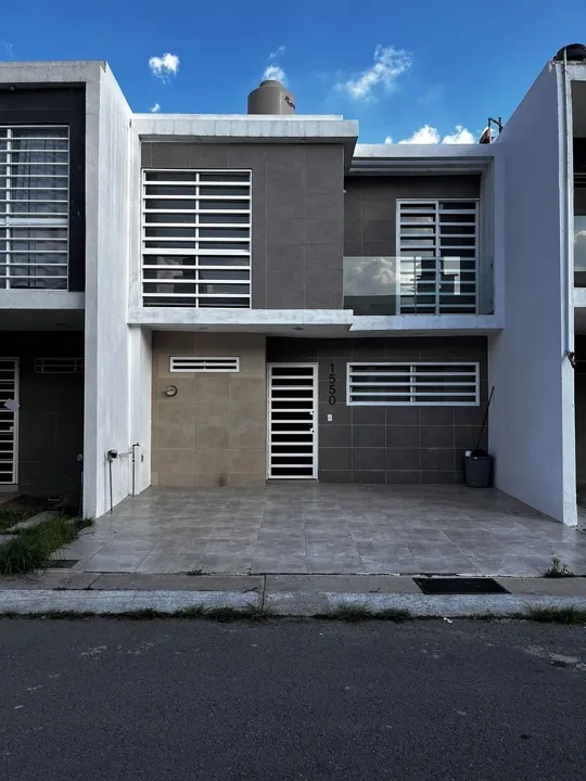 CASA EN RENTA EN LUNA BOSQUE, EL FORTIN $13,500