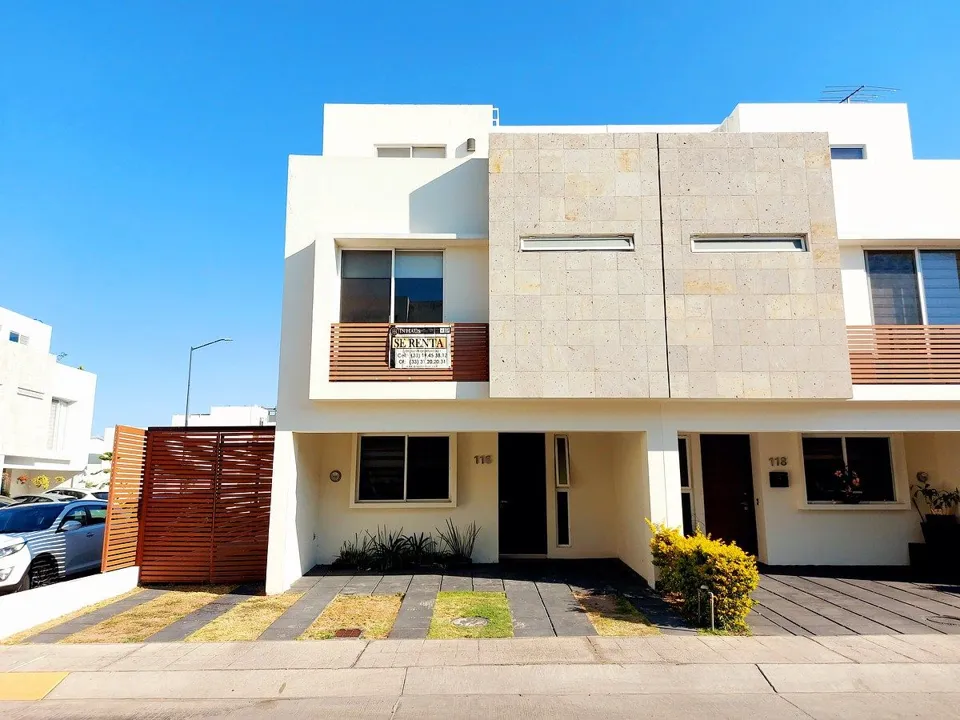 Real del Carmen Grand casa en renta con 4 habitaciones
