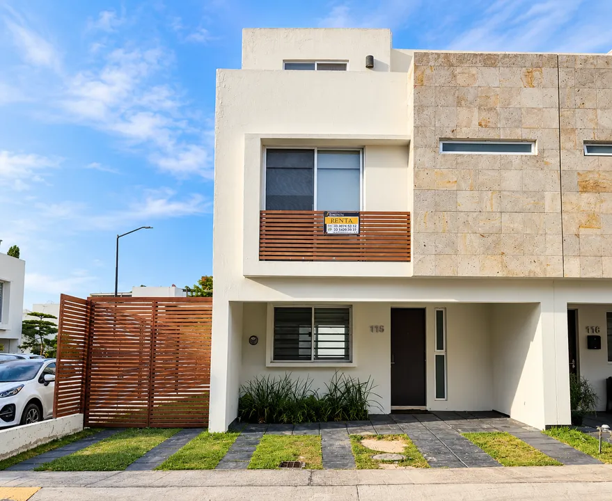 Foto 2 de Real del Carmen Grand casa en renta con 4 habitaciones