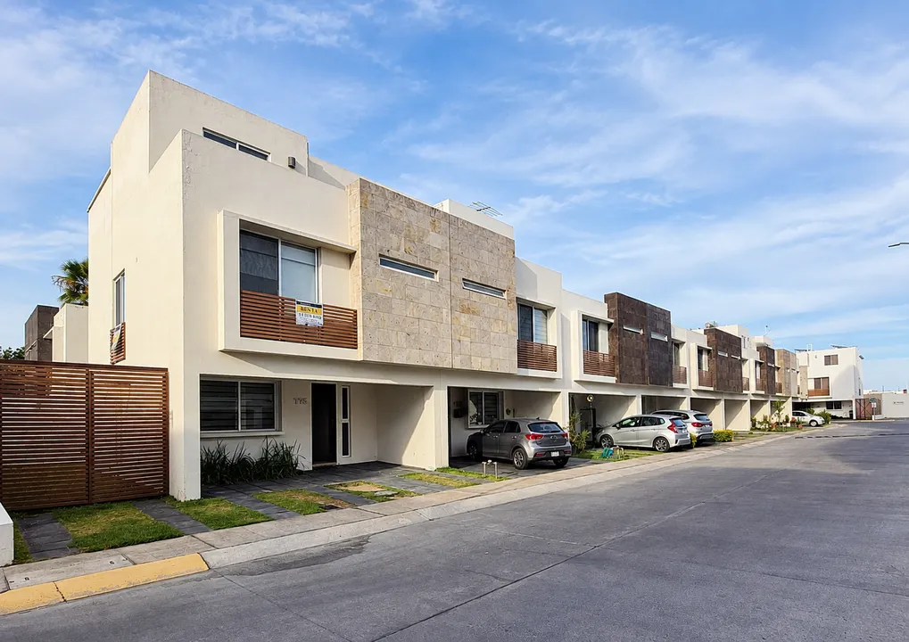 Foto 4 de Real del Carmen Grand casa en renta con 4 habitaciones