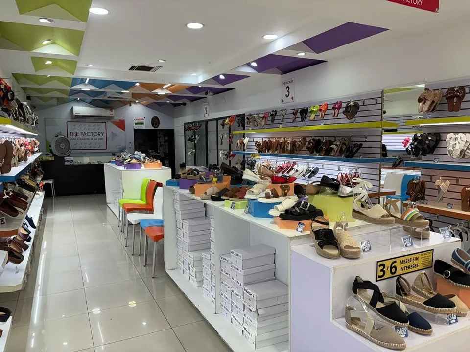 Foto 7 de Local en Renta en Galeria del Calzado - Av. México 3225 - 11