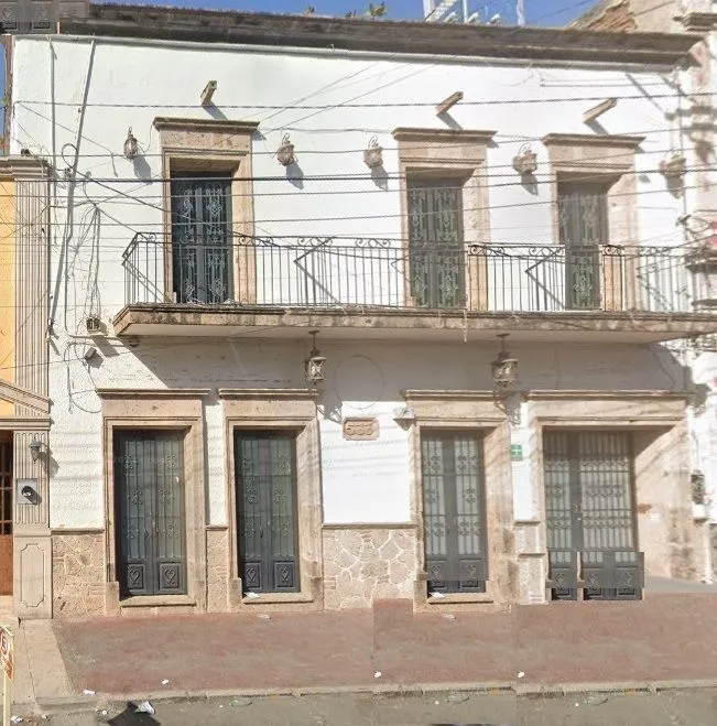 Casa en venta con uso de suelo en el Centro, Zona Santuario, Guadalajara