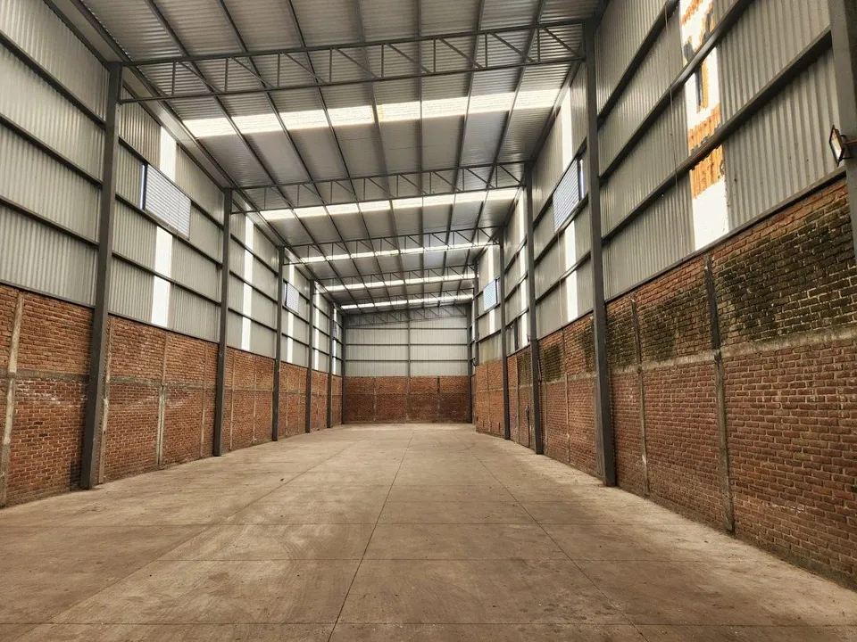 Foto 2 de SE RENTA BODEGA DE 1,000MTS2 CERCA DEL CAT DE TLAJOMULCO