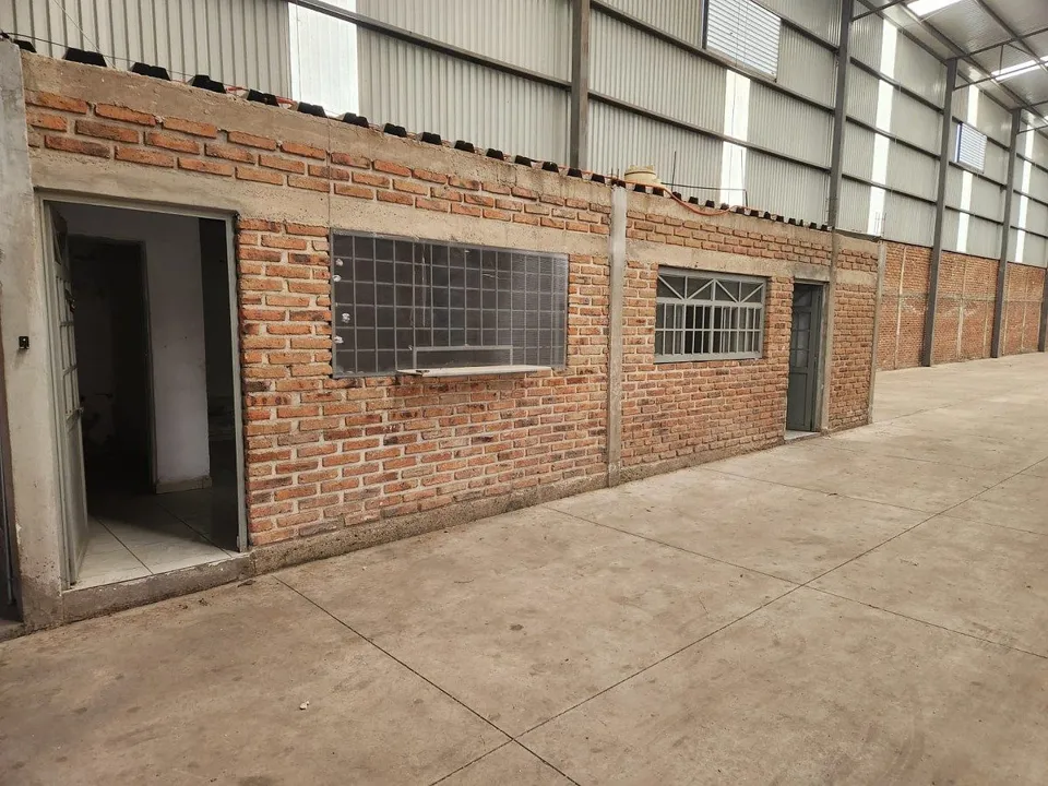 Foto 5 de SE RENTA BODEGA DE 1,000MTS2 CERCA DEL CAT DE TLAJOMULCO