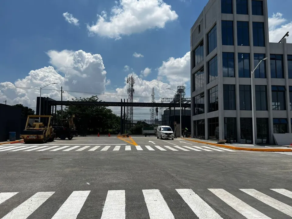 Foto 2 de Bodega NUEVA en Renta en Álamo Industrial a 3 min de Calz Lázaro Cárdenas
