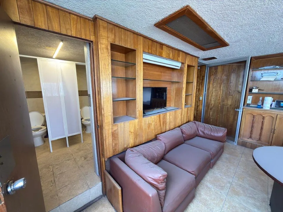 Foto 2 de Oficina en Renta en Zona Centro Guadalajara | 130 m², Opción Amueblada