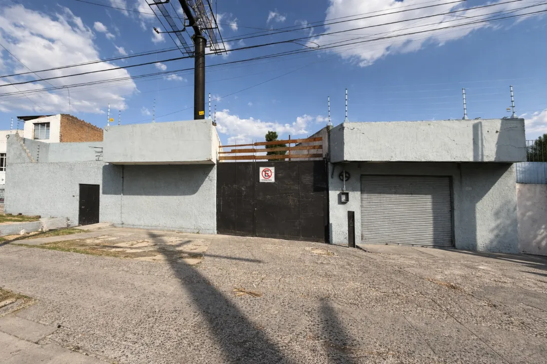 Bodega Comercial en renta en Avenida Cristobal Colon, López Portillo, Guadalajara