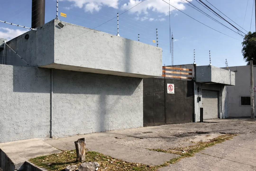 Foto 2 de Bodega Comercial en renta en Avenida Cristobal Colon, López Portillo, Guadalajara