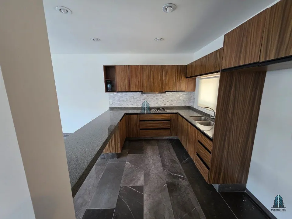 Foto 4 de Hermosa Casa de 3 niveles en Fraccionamiento El Eden
