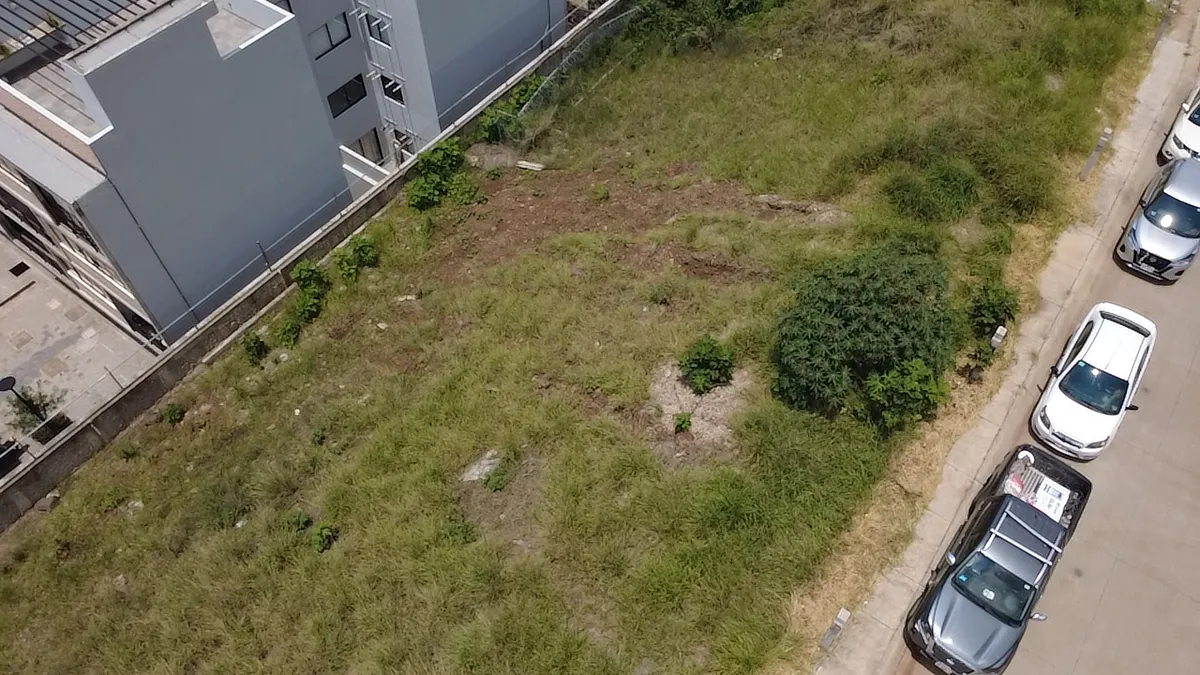 TERRENO EN VENTA CON PENDIENTE — PAISAJES DEL TESORO, ETAPA 6A, TLAQUEPAQUE
