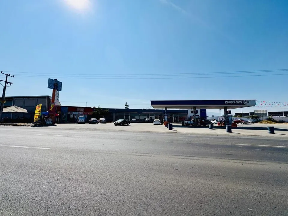 Foto 8 de LOCAL - COMERCIAL EN RENTA A 2 KM. DEL AEROPUERTO DE GDL