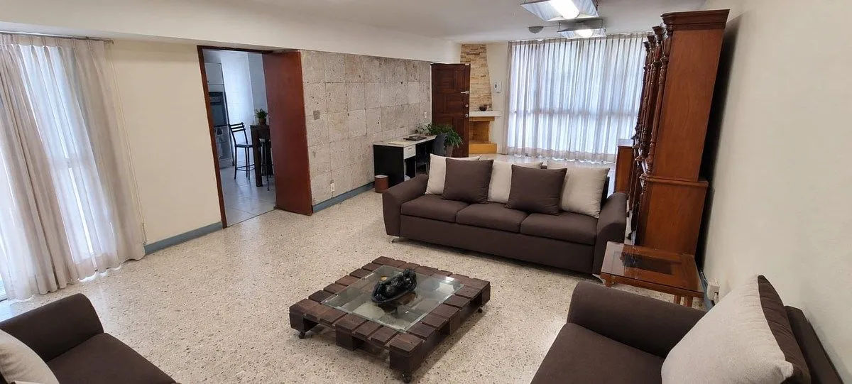 Foto 4 de CASA EN VENTA · JARDINES DEL BOSQUE