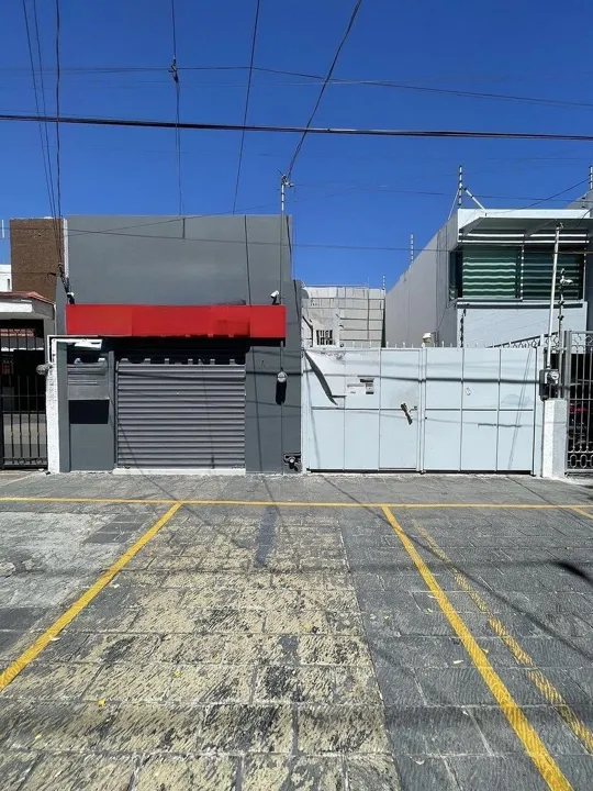 Casa en VENTA en NICOLÁS COPÉRNICO con USO DE SUELO