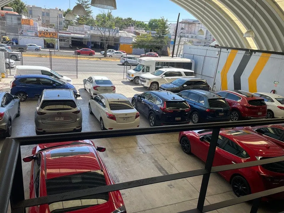 Foto 2 de # 🚗 Lote de autos en traspaso sobre Av. Mariano Otero, Zapopan