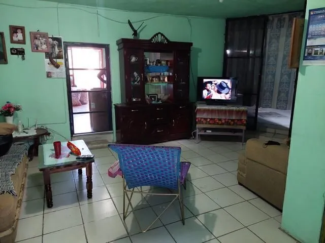 Foto 3 de Casa con locales en venta, Colonia Santa Cruz del Valle, Tlajomulco