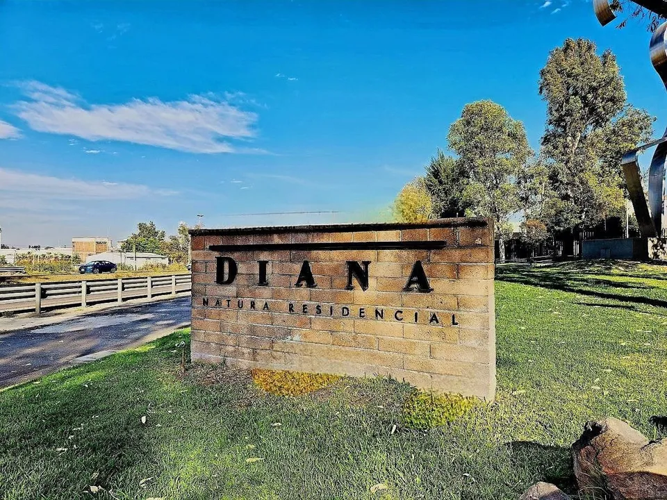 DIANA NATURA RESIDENCIAL TERRENO EN VENTA EN ESQUINA