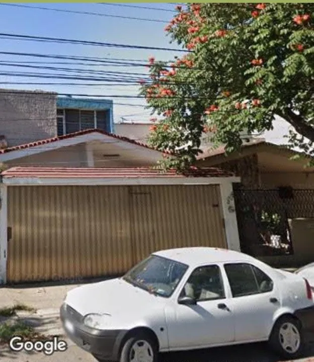 CASA EN RENTA EN JARDINES DE LA CRUZ