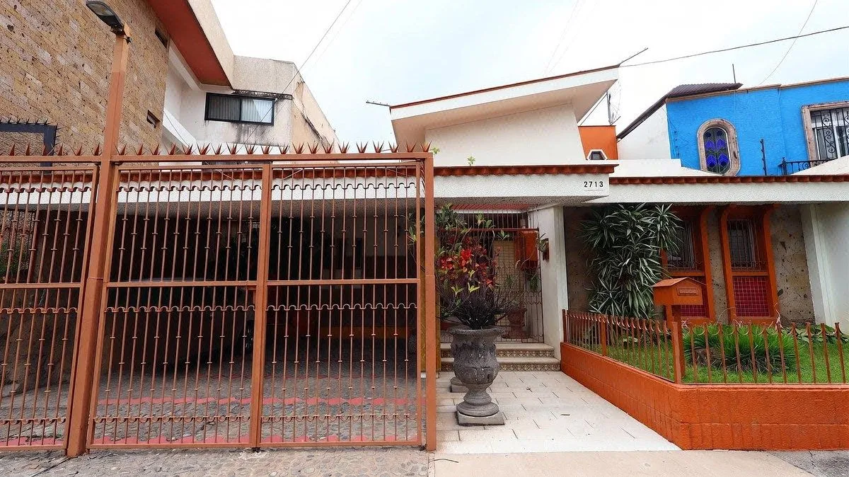Casa en Venta, Jardines del Bosque, Guadalajara, Jalisco.