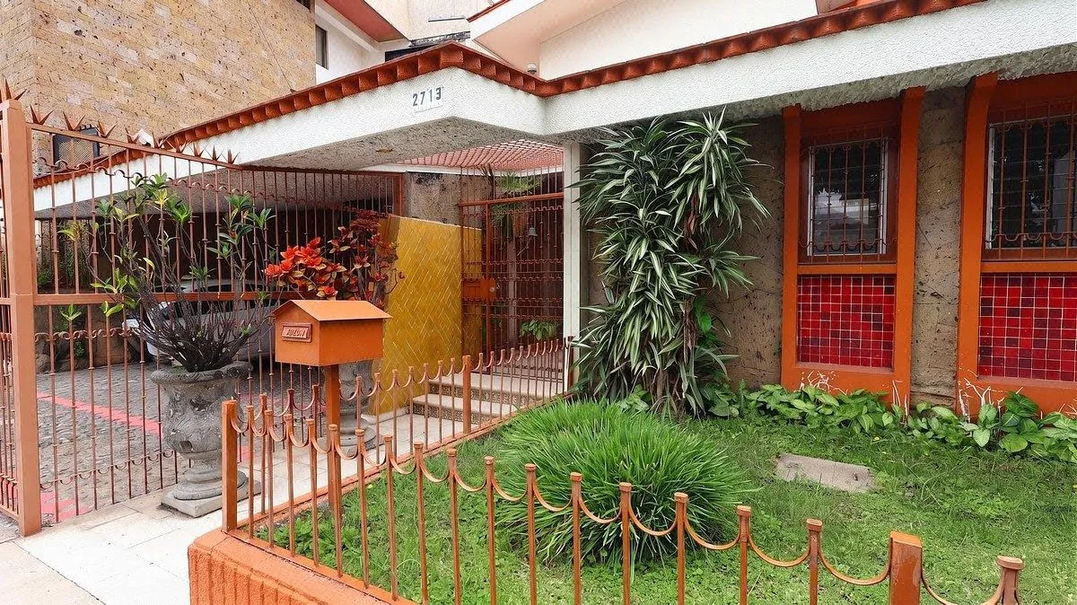Foto 2 de Casa en Venta, Jardines del Bosque, Guadalajara, Jalisco.