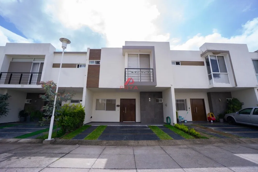 Foto 2 de Casa en Renta en Bosques de Santa Anita, Tlajomulco | 3 Recámaras Semi Amueblada