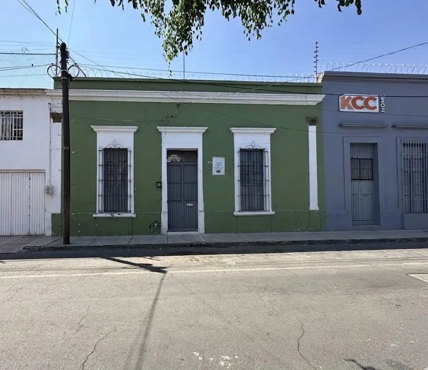 Casa con Uso de Suelo Comercial o Mixto en venta en Calle Francisco Zarco, Artesanos, Guadalajara