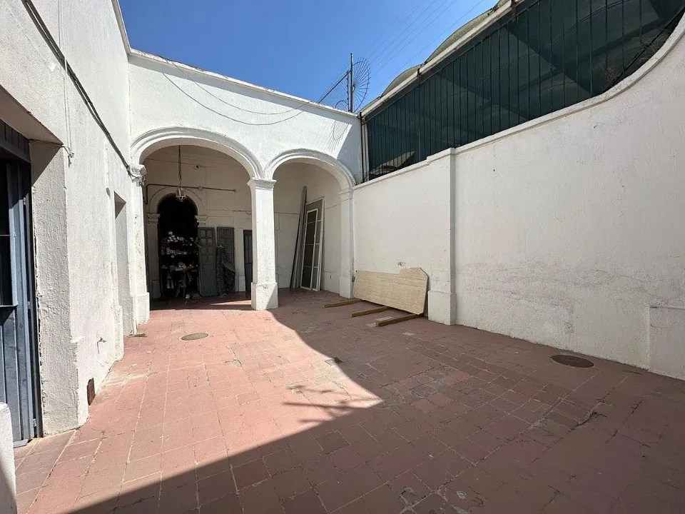Foto 2 de Casa con Uso de Suelo Comercial o Mixto en venta en Calle Francisco Zarco, Artesanos, Guadalajara