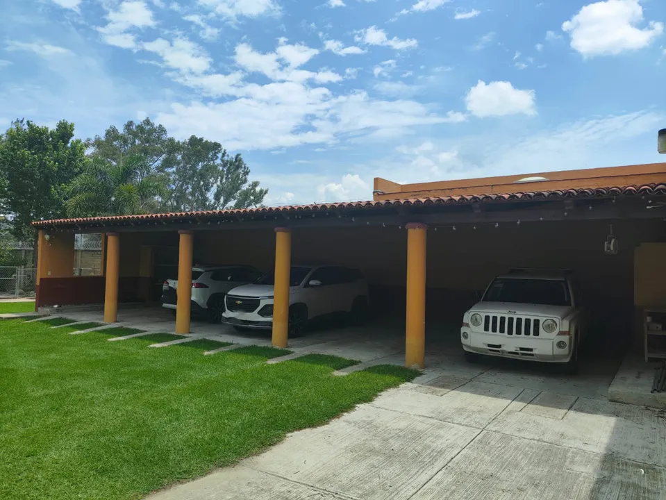 Foto 3 de Hermosa Propiedad en San Agustín para Uso Comercial o Habitacional