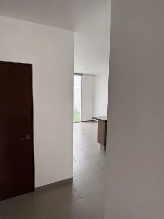 Foto 4 de Casa de 3 niveles con estudio y terraza en RENTA junto a Galerías Santa Anita