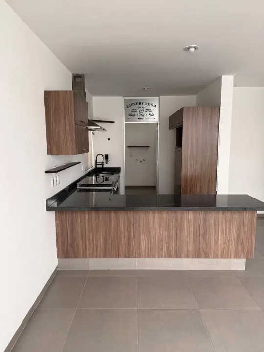 Foto 5 de Casa de 3 niveles con estudio y terraza en RENTA junto a Galerías Santa Anita