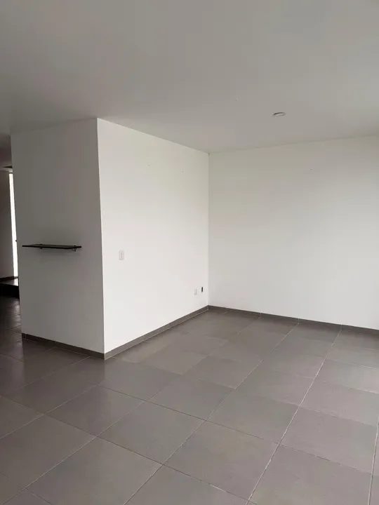 Foto 8 de Casa de 3 niveles con estudio y terraza en RENTA junto a Galerías Santa Anita