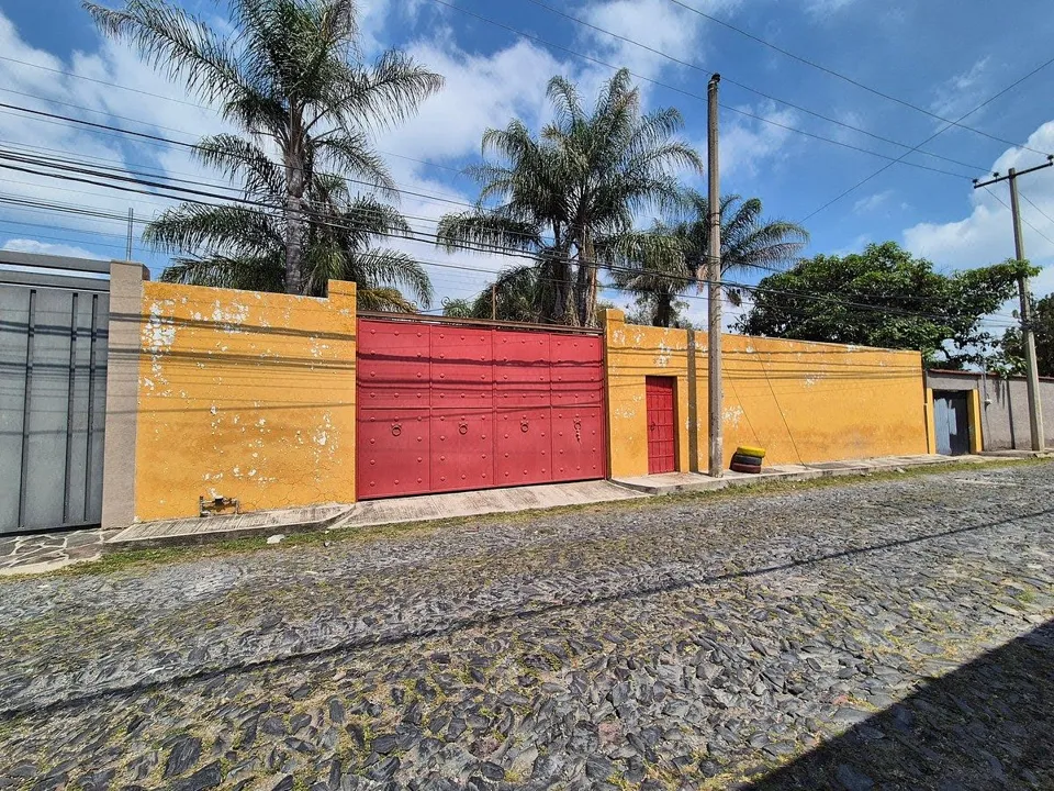 Terreno en venta con terraza para eventos en Los Gavilanes 🕊
