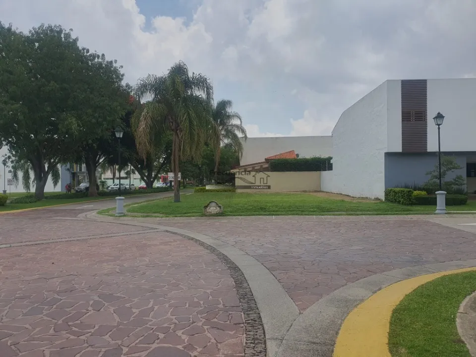 Foto 2 de Terreno en venta en Avenida Aviación, San Juan de Ocotán, Zapopan