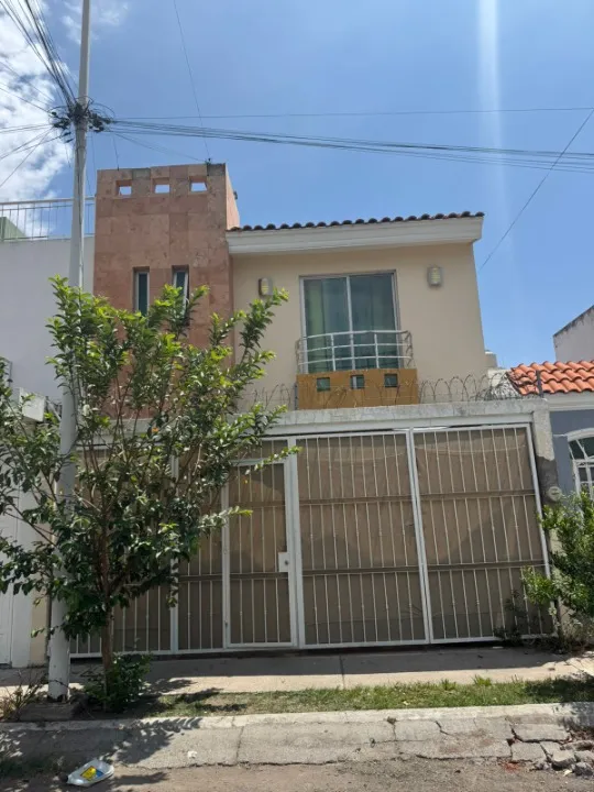Foto 3 de Casa en venta en Privada Barranca Del Oro, Residencial De La Barranca, Guadalajara